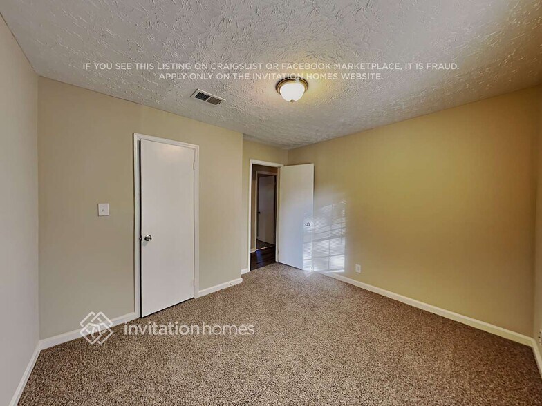 Building Photo - 812 Brighton Dr NW