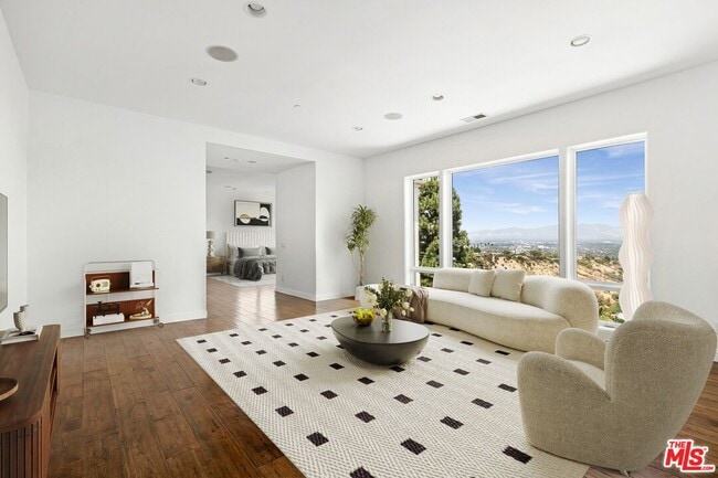 Building Photo - 14435 Mulholland Dr