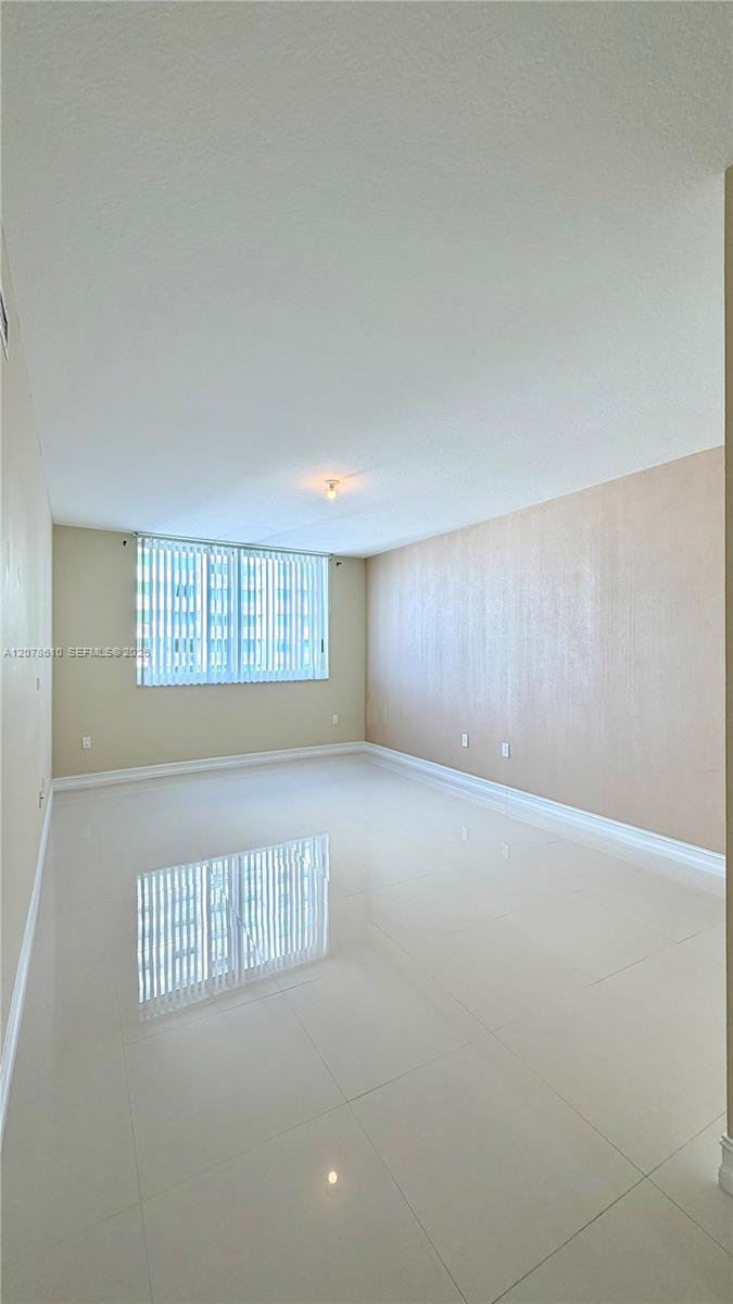Building Photo - 1755 E Hallandale Beach Blvd