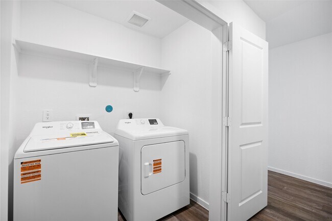 Building Photo - 23235 Teakwood Hills Dr