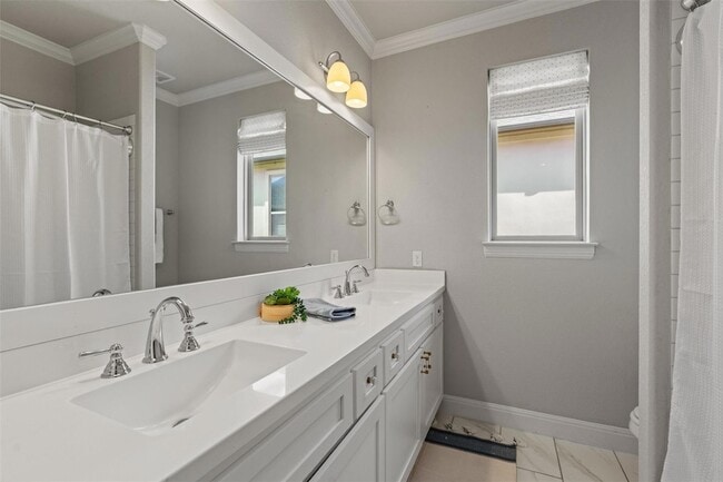 Building Photo - 201 Barefoot Park Ln