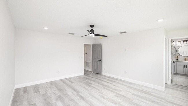 Building Photo - 1414 E Harding St