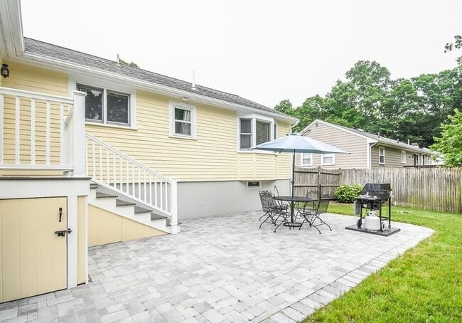 Building Photo - 19 Beatty St