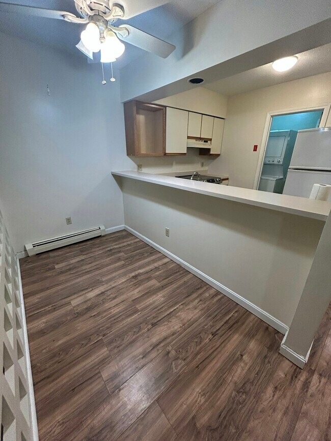 Building Photo - 11 RiverBend Dr