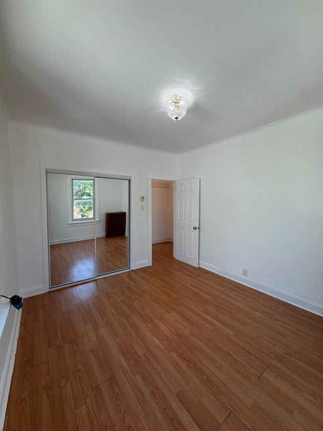 Building Photo - 214 72nd St
