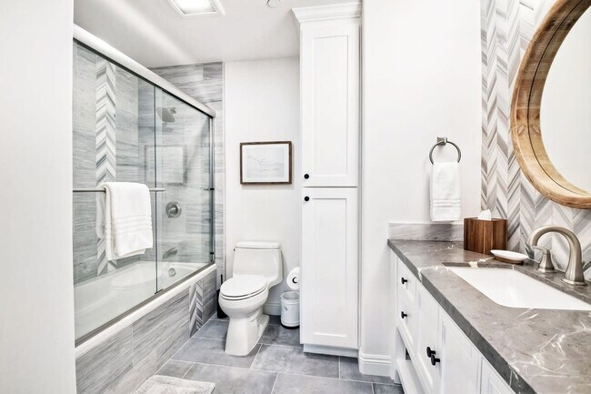 Building Photo - 541 San Dieguito Dr