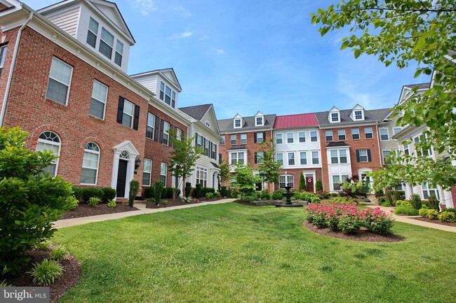 Building Photo - 35 Derby Dr