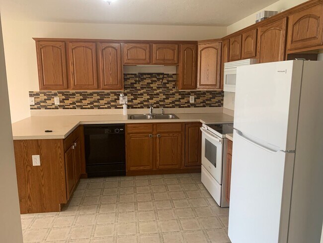 Building Photo - 1 Floor Living! Wheatland Condo 2 Bed 2 Ba...