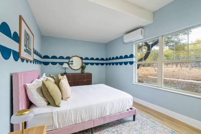 Building Photo - 13420 Trail Driver St