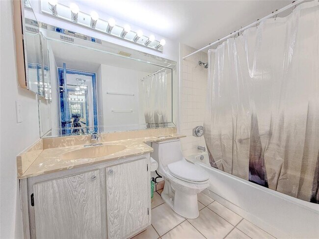 Building Photo - 301 Knotty Pine Cir