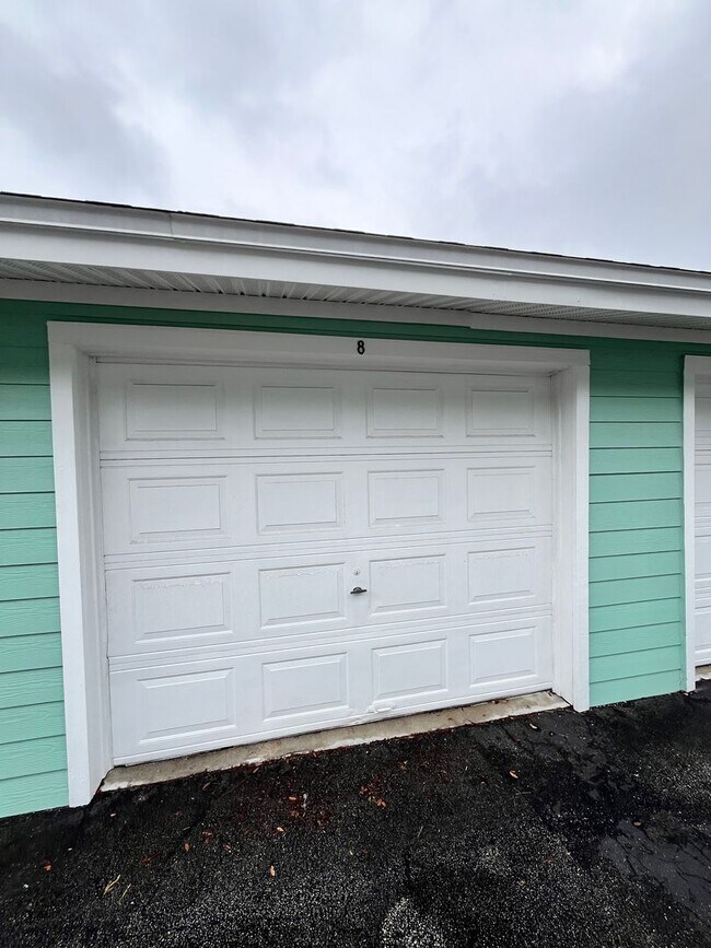 Building Photo - Anastasia Island Condo for Rent! ONE CAR G...