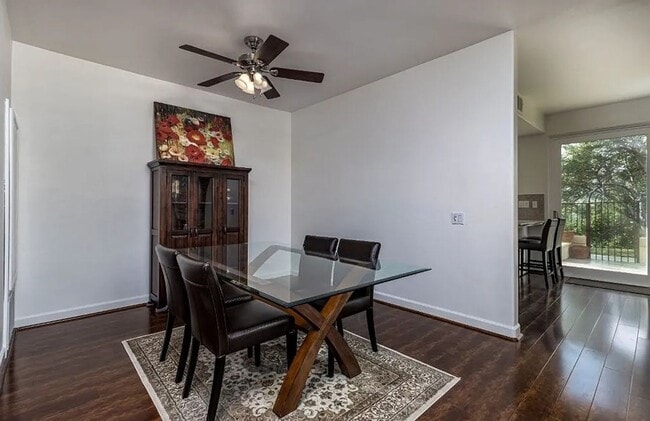 Building Photo - COMPLETELY REMODELED 3 Beds+2.5 Baths 2-st...