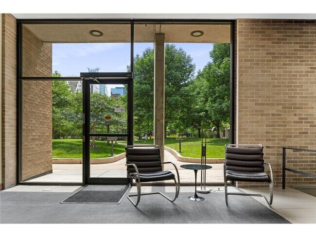 Building Photo - 19 S 1st St