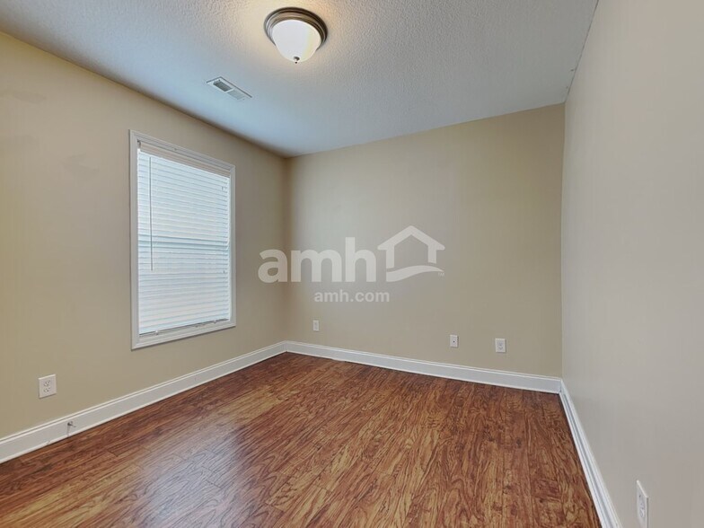 Building Photo - 4712 Dawn Oaks Ln