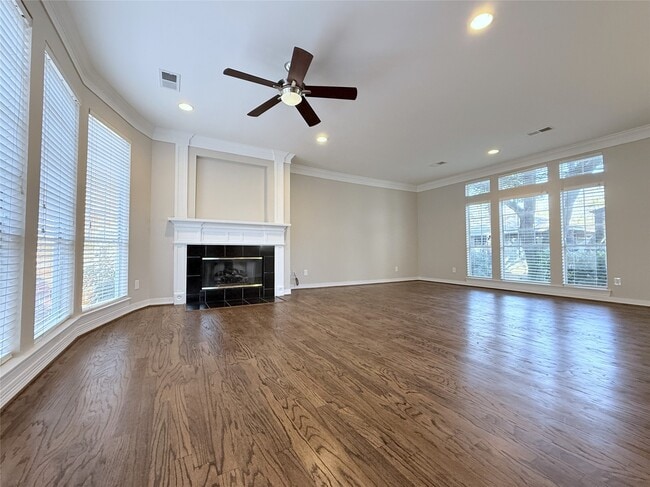 Building Photo - 1963 Peden St