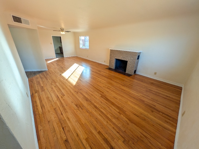 Building Photo - 3524 Mobile Ave