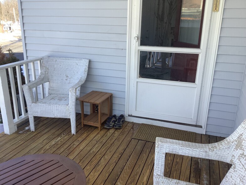 Building Photo - 74 Mount Pleasant Ave