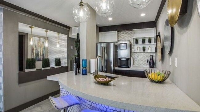 Building Photo - 2815 Greenridge Dr