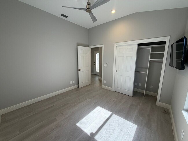 Building Photo - ANNUAL RENTAL - 3 BED / 2 BATH POOL HOME IN AUTUMN WOODS