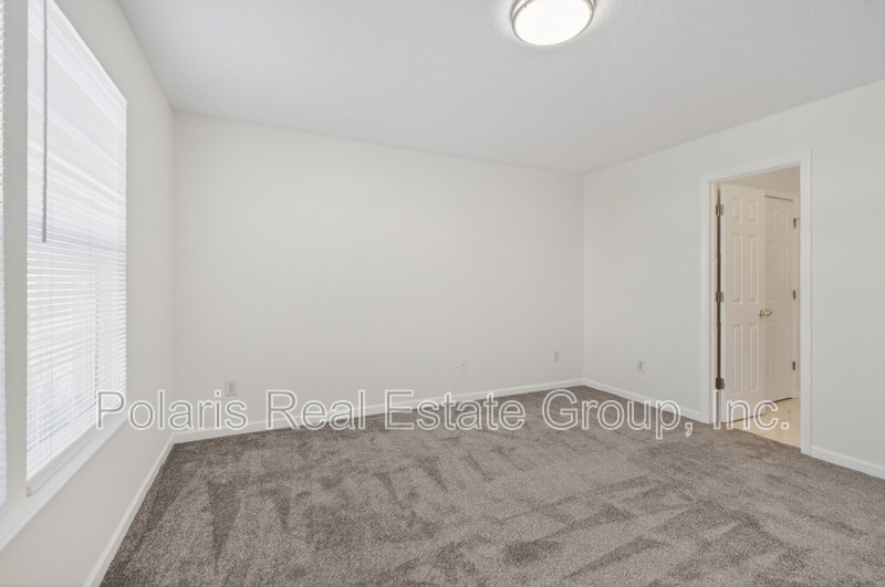 Building Photo - 439 Venus Dr