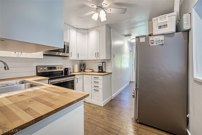 Building Photo - 4459 Flamingo Dr