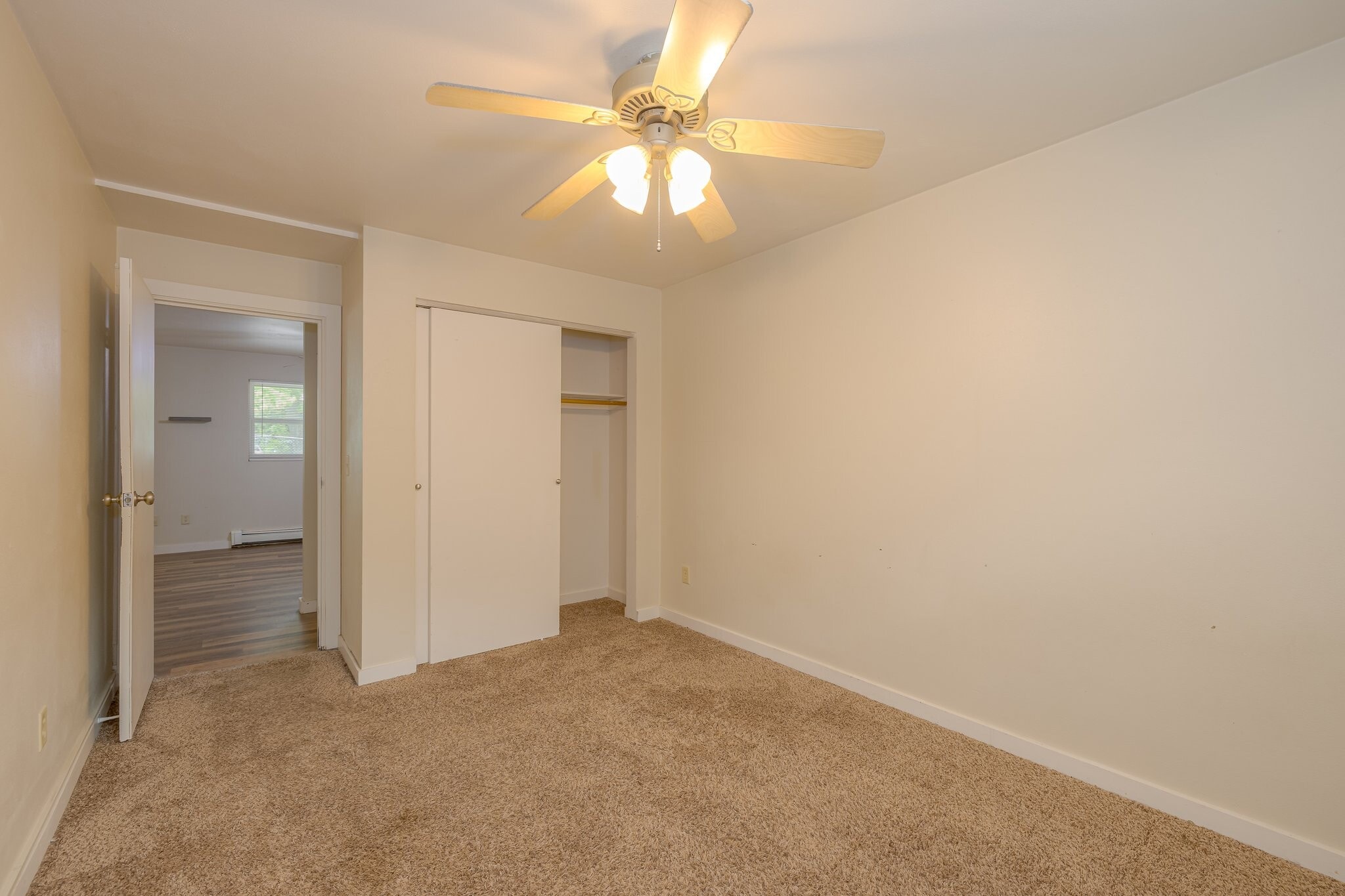 Building Photo - 836 Vine Ave