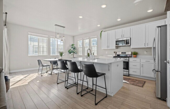 Building Photo - 2418 N 3370 W