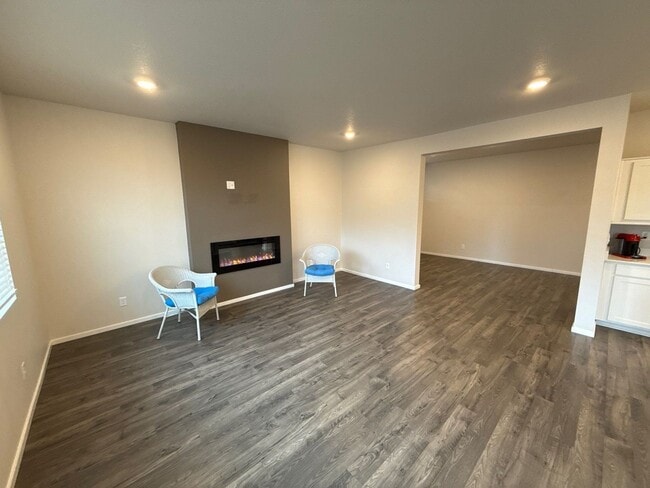 Building Photo - 4770 Daiquiri Ave NE