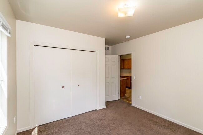 Building Photo - 831 Brookwood Pl