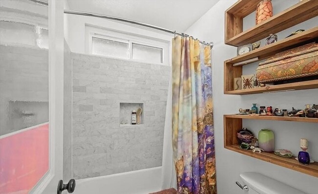 Building Photo - 12938 Valleyheart Dr