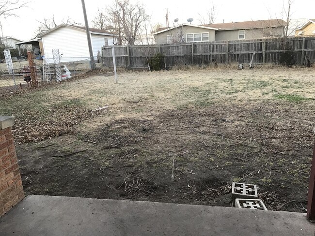 Building Photo - 8126 E Indianapolis St