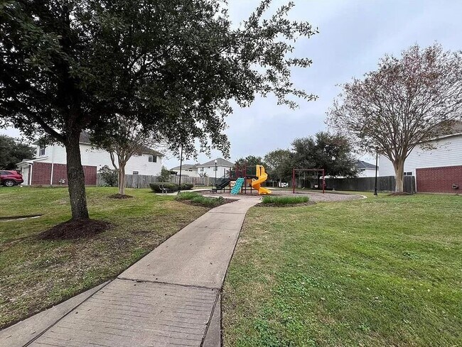 Building Photo - 4722 Cypress Dawn Ln