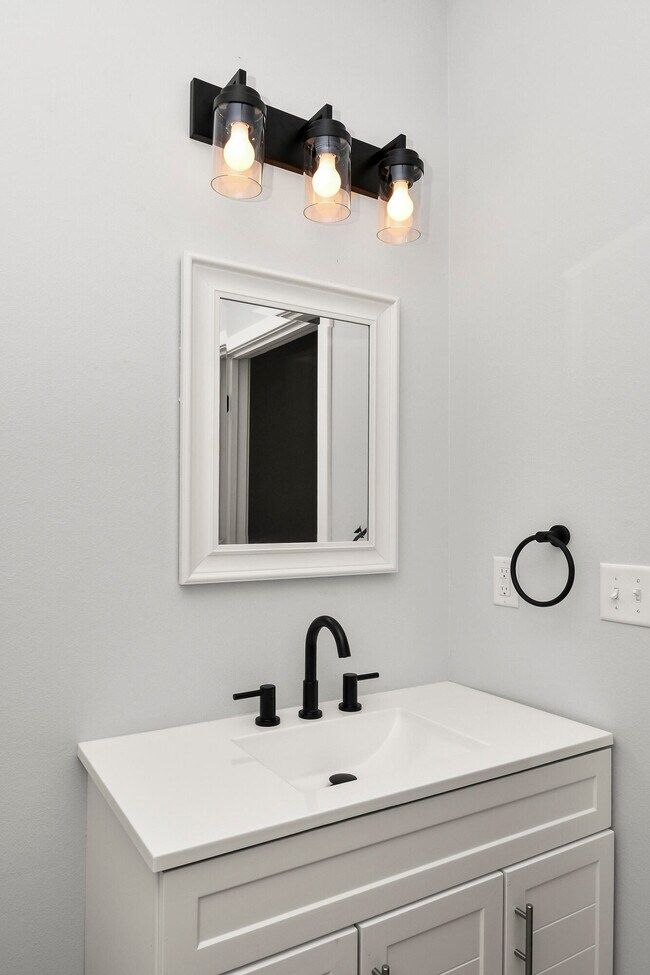 Building Photo - 505 W Grand St