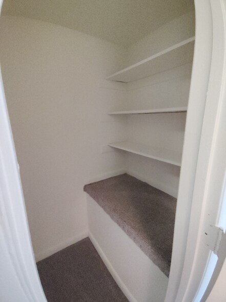 Building Photo - 600 Reusens Rd