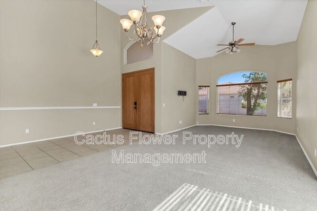 Building Photo - 2524 N Sunrise