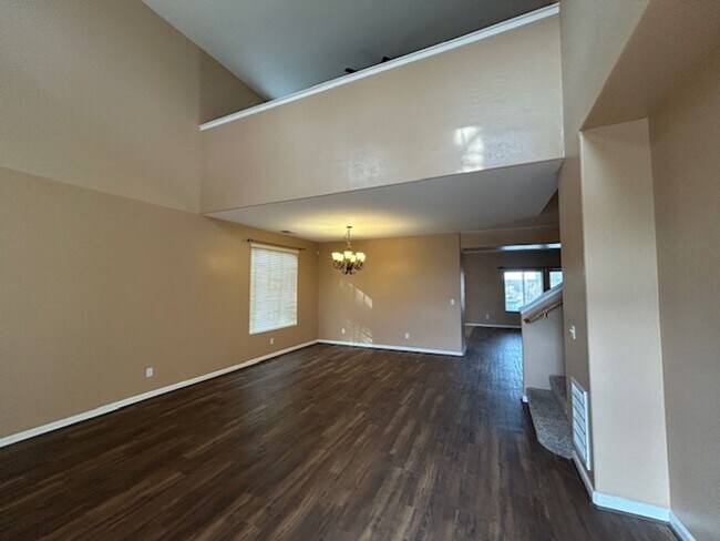 Building Photo - 4 Bedroom 2.5 Bathroom in NW Visalia with a Pool!! Just in Time for Summer!!!
