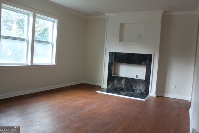 Building Photo - 1060 Cypress Dr