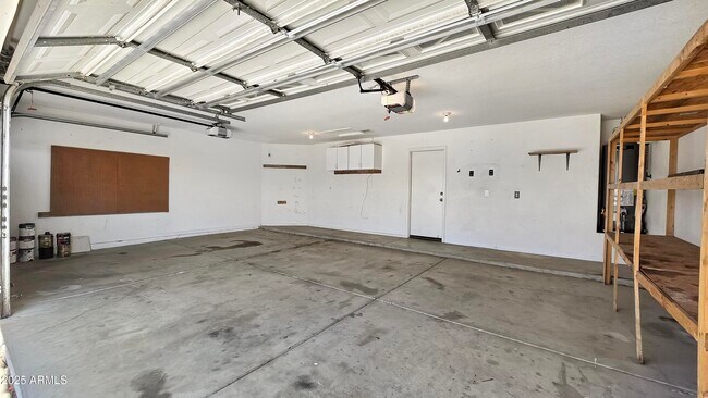 Building Photo - 15818 W Durango St