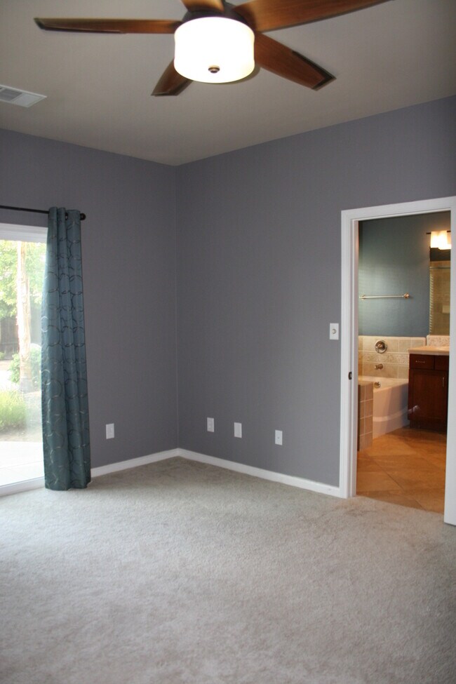 Building Photo - 12606 Willowdale Dr