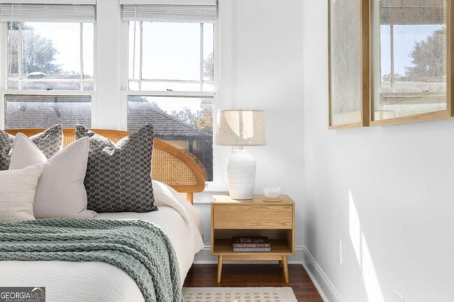 Building Photo - 987 Alloway Pl SE