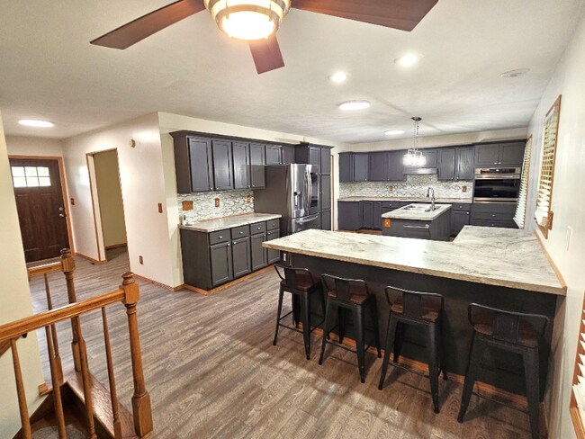 Building Photo - 11044 River Oaks Ln E