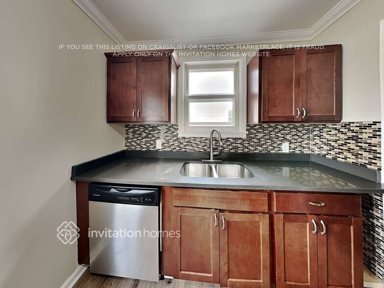 Building Photo - 5757 26th Ave S