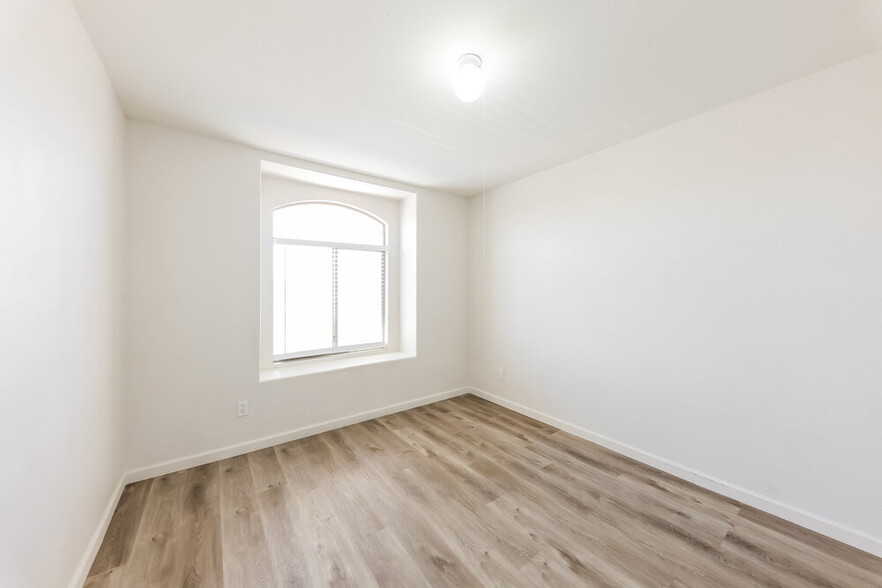 Building Photo - 3576 W Chama Dr