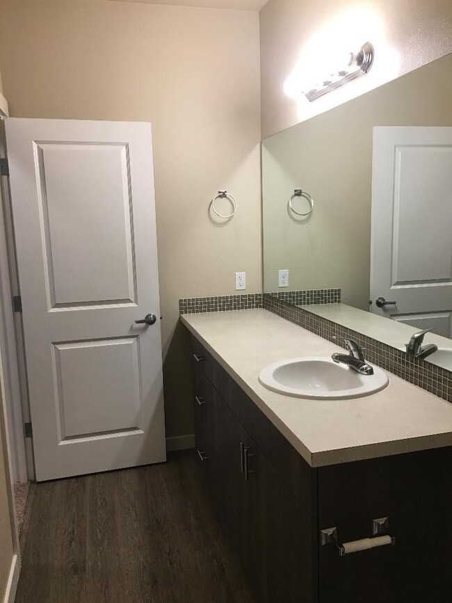 Building Photo - Stunning 1-Bedroom with Upscale Interiors & Open Island Kitchen!