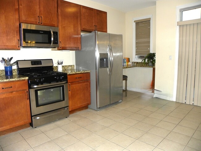 Building Photo - 57 Northfield Terrace