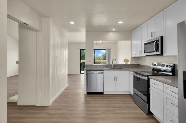 Building Photo - 2579 Caminito Muirfield