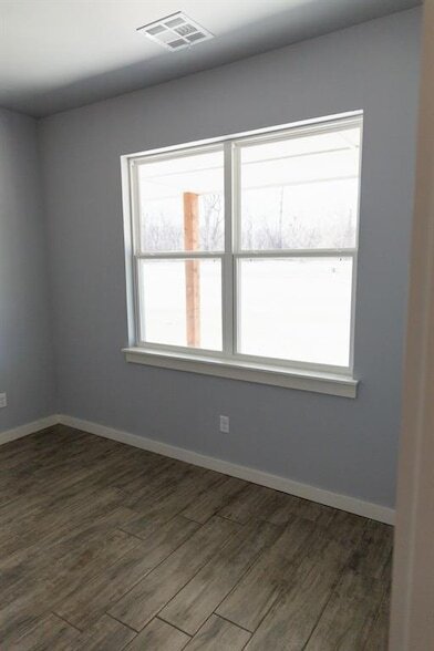 Building Photo - 306 Kirks Holw