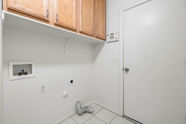 Building Photo - Nice Rita Ranch Home - Vail School District