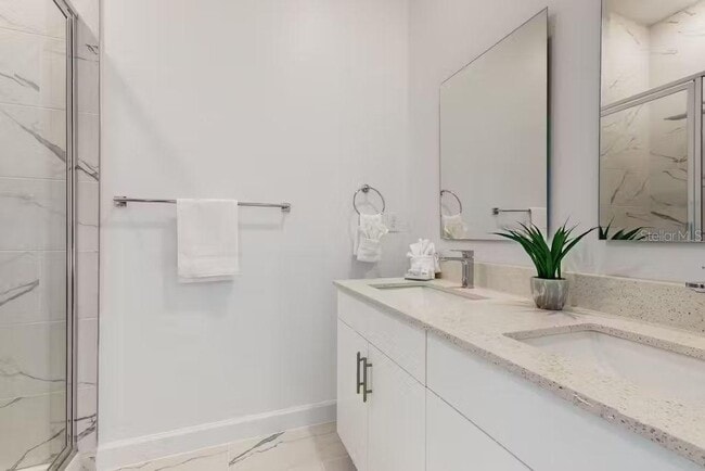 Building Photo - 372 Famagusta Dr