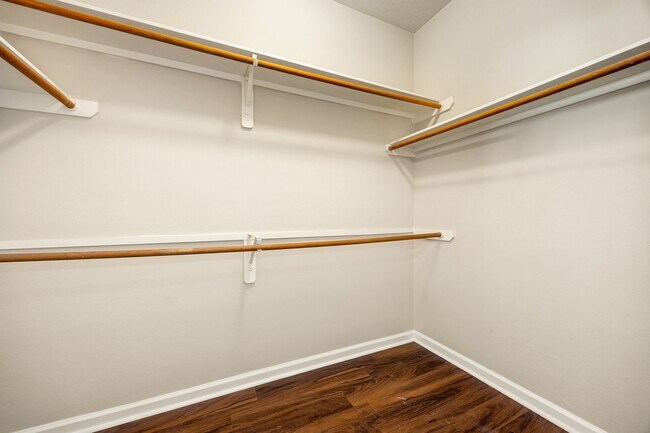 Building Photo - 10427 Lyndon Meadows Dr